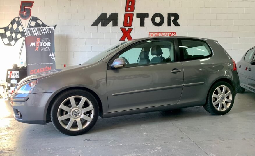 VOLKSWAGEN Golf 2.0 TDI SPORTLINE