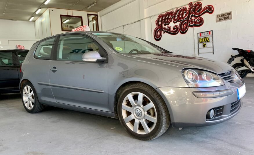 VOLKSWAGEN Golf 2.0 TDI SPORTLINE