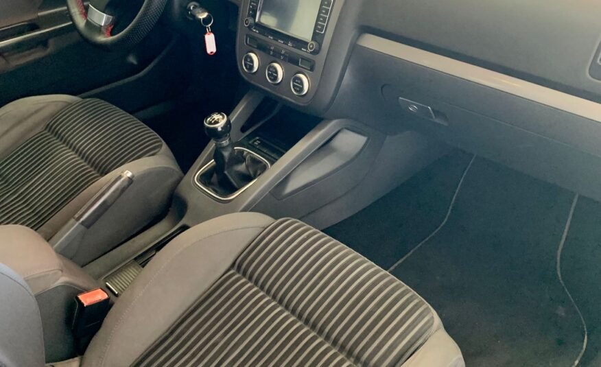 VOLKSWAGEN Golf 2.0 TDI SPORTLINE