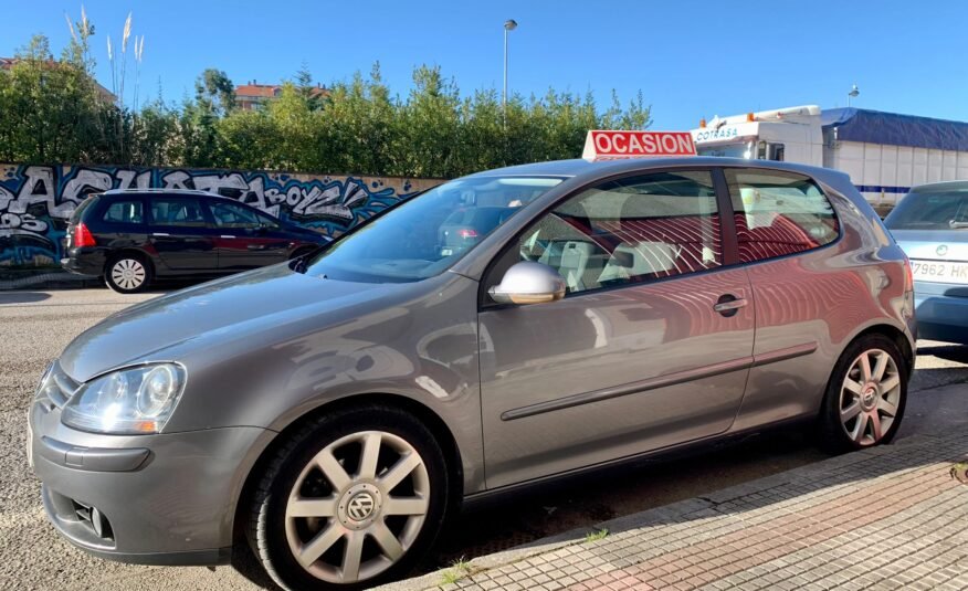 VOLKSWAGEN Golf 2.0 TDI SPORTLINE