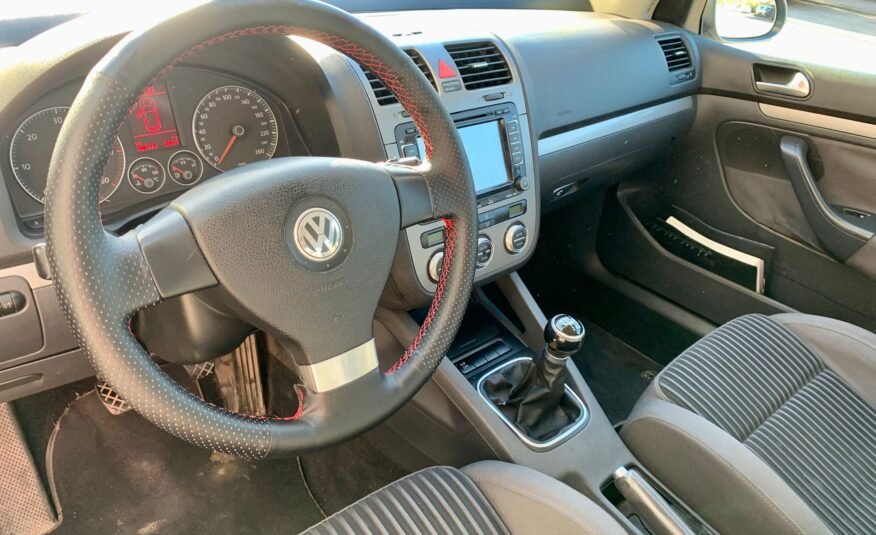 VOLKSWAGEN Golf 2.0 TDI SPORTLINE