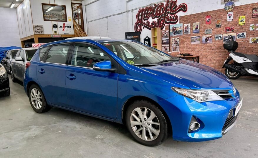 TOYOTA AURIS 2.0