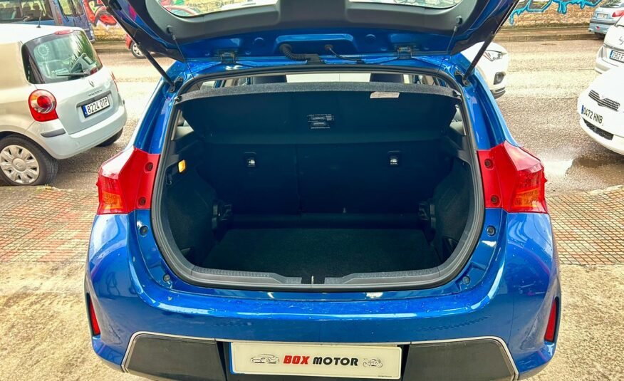 TOYOTA AURIS 2.0