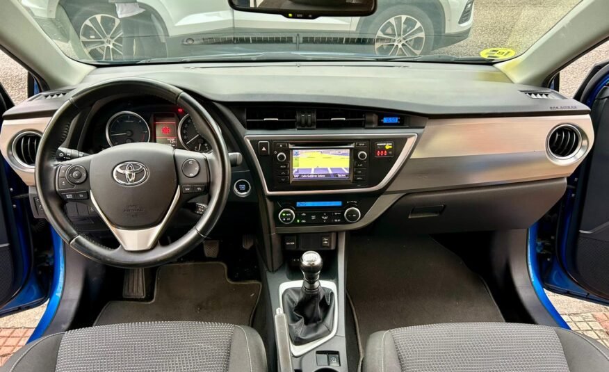 TOYOTA AURIS 2.0