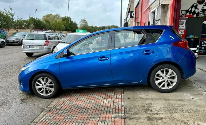 TOYOTA AURIS 2.0