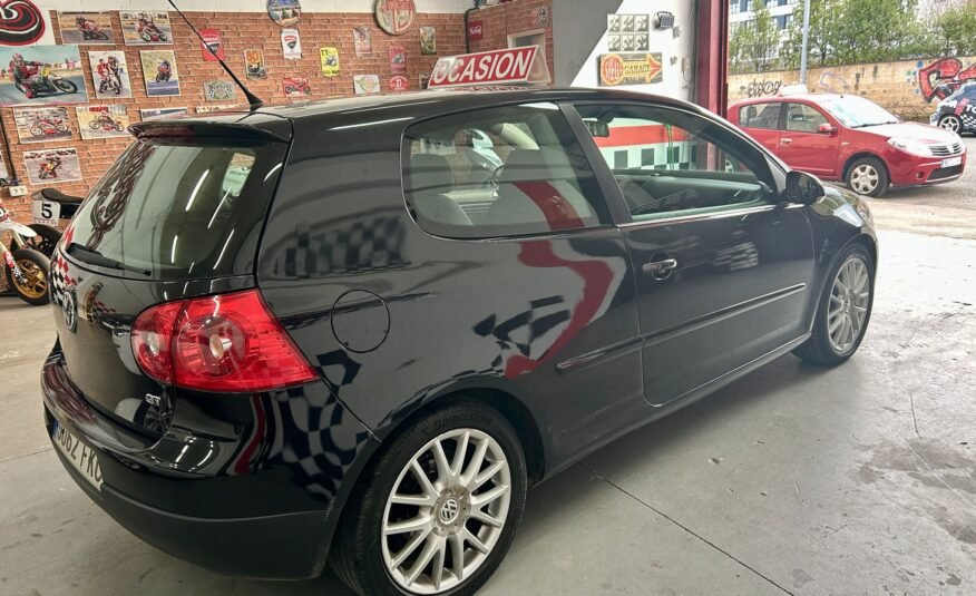 VOLKSWAGEN Golf V GT 2.0 TDI