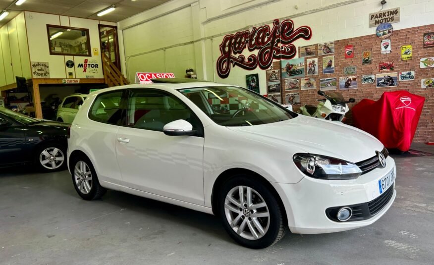 VOLKSWAGEN GOLF VI 1.6 TDI SPORT