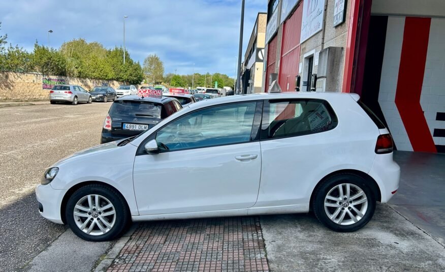 VOLKSWAGEN GOLF VI 1.6 TDI SPORT