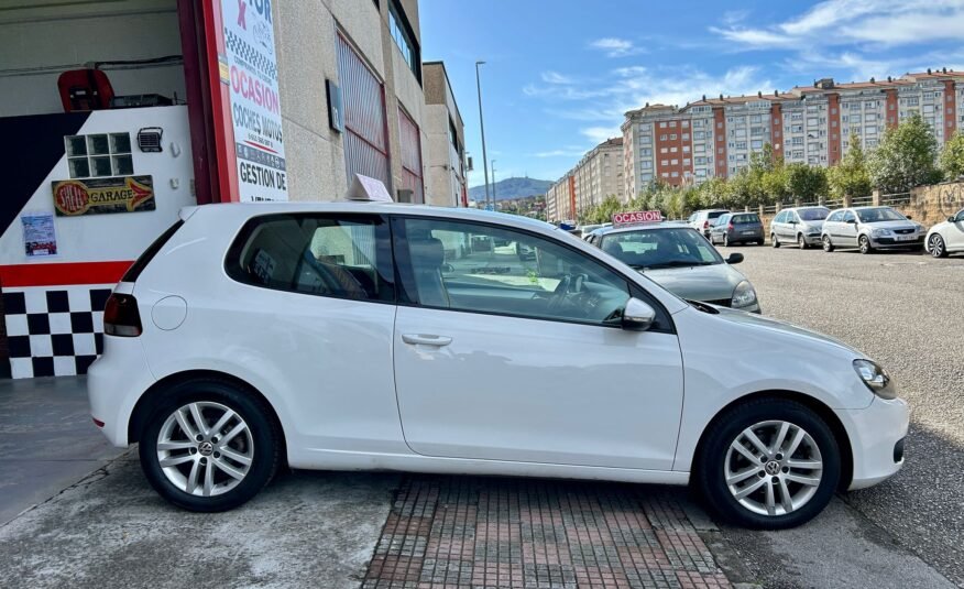 VOLKSWAGEN GOLF VI 1.6 TDI SPORT