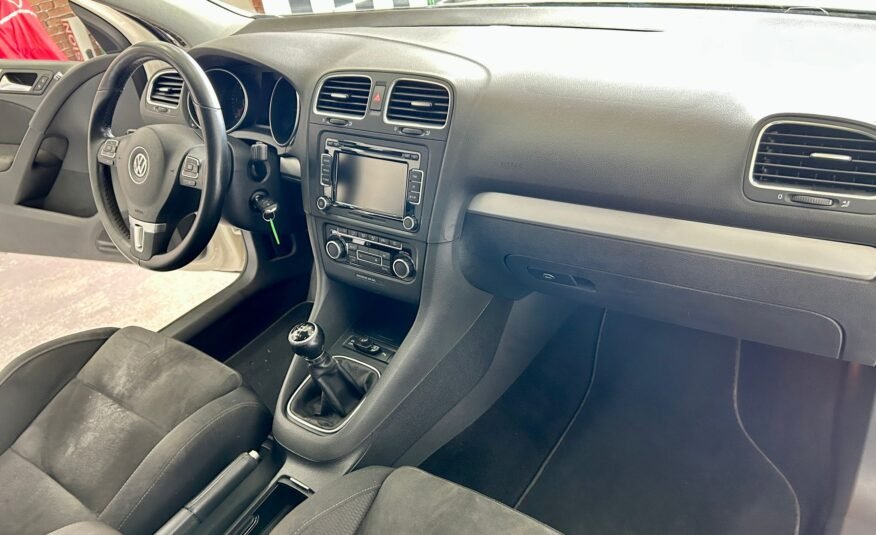 VOLKSWAGEN GOLF VI 1.6 TDI SPORT
