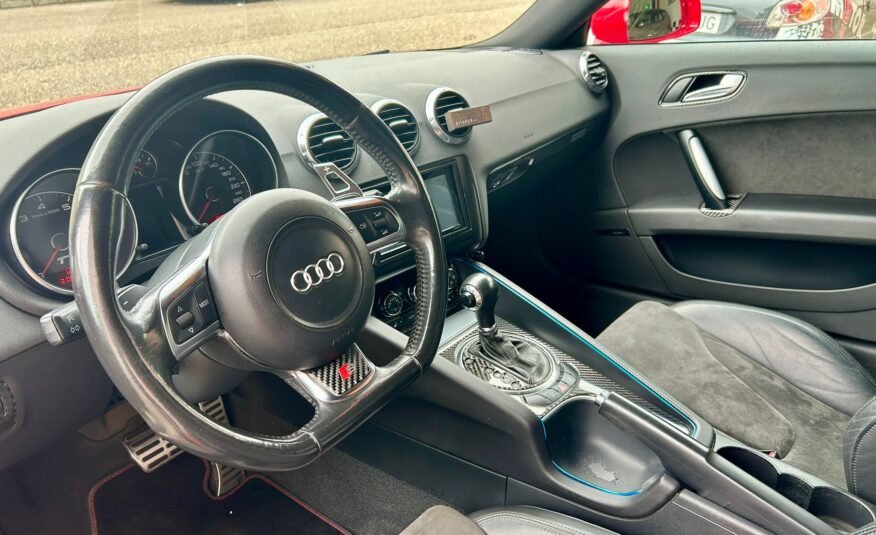 AUDI TT SLINE QUATTRO R32 (V6)