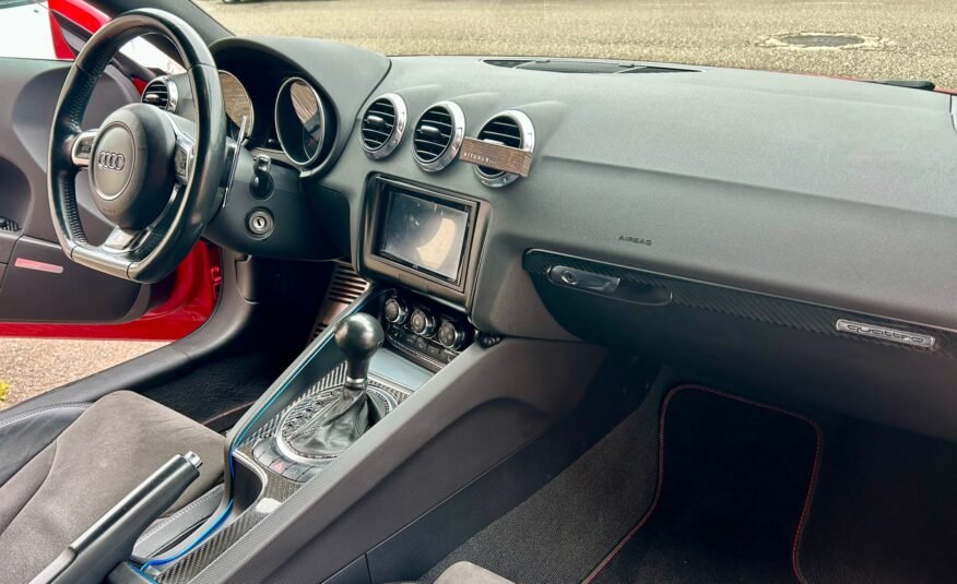 AUDI TT SLINE QUATTRO R32 (V6)