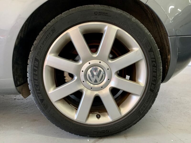 VOLKSWAGEN Golf 2.0 TDI SPORTLINE