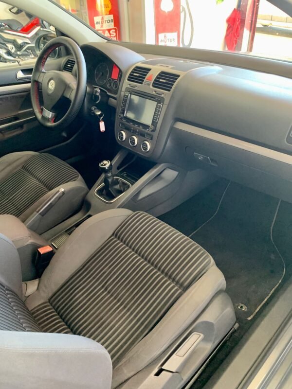 VOLKSWAGEN Golf 2.0 TDI SPORTLINE