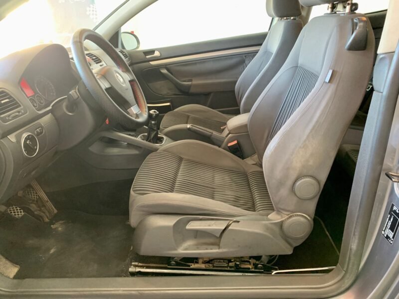 VOLKSWAGEN Golf 2.0 TDI SPORTLINE