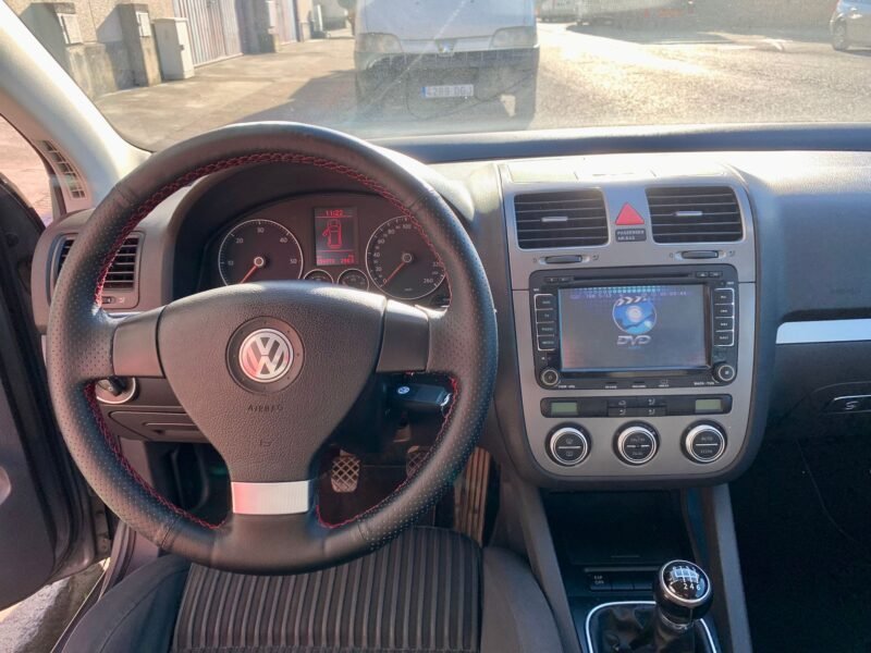 VOLKSWAGEN Golf 2.0 TDI SPORTLINE