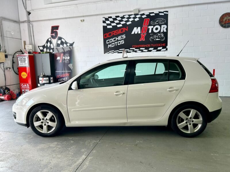 VOLKSWAGEN Golf V 1.9 GT SPORT