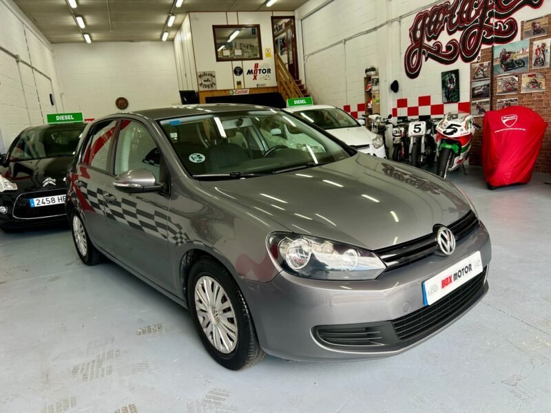 VOLKSWAGEN Golf VI 2.0 TDI ADVANCE