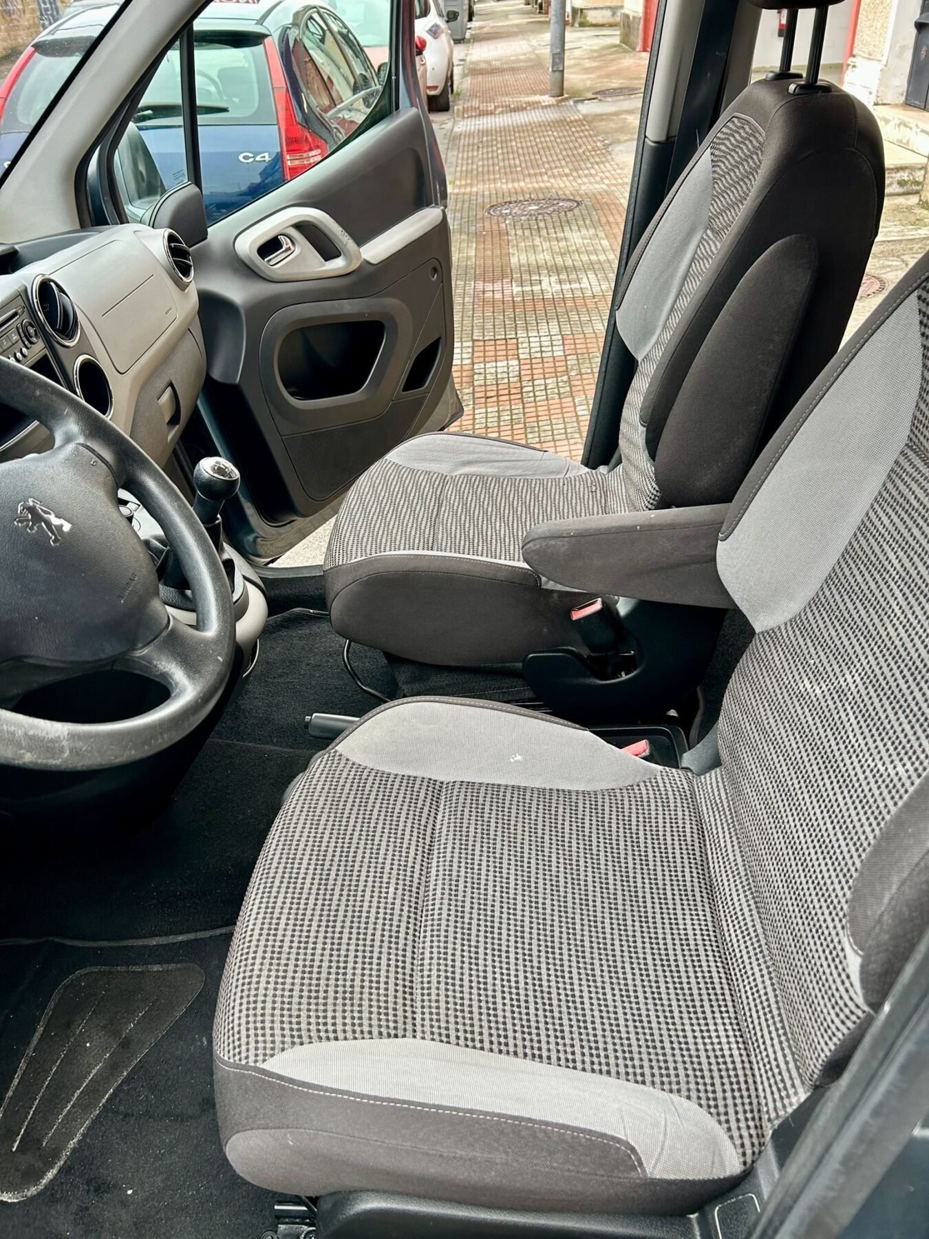 PEUGEOT PARTNER TEPEE OUTDOOR 1.6 HDI