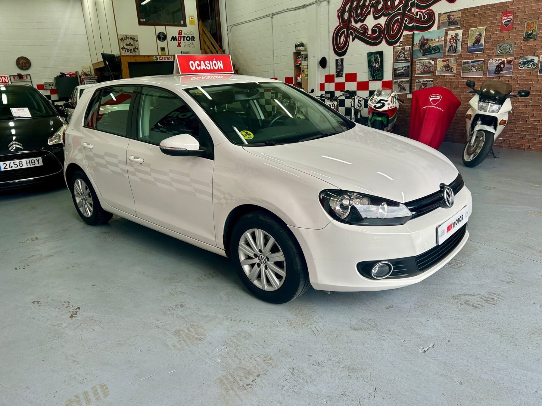 VOLKSWAGEN Golf VI 1.6 TDI ADVANCE BLUE MOTION