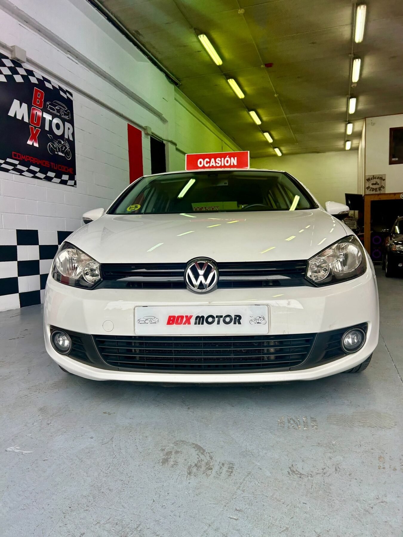 VOLKSWAGEN Golf VI 1.6 TDI ADVANCE BLUE MOTION