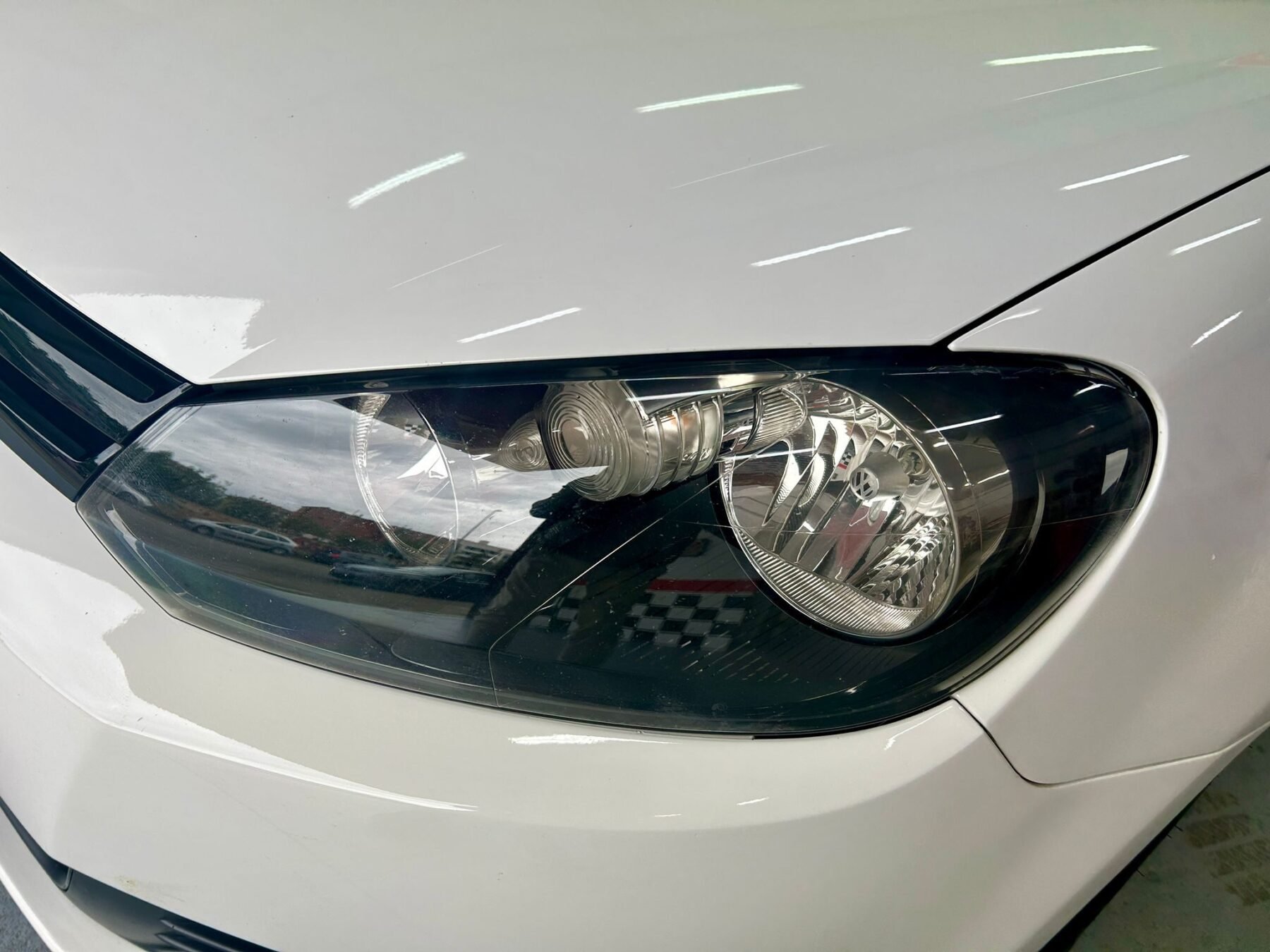 VOLKSWAGEN Golf VI 1.6 TDI ADVANCE BLUE MOTION