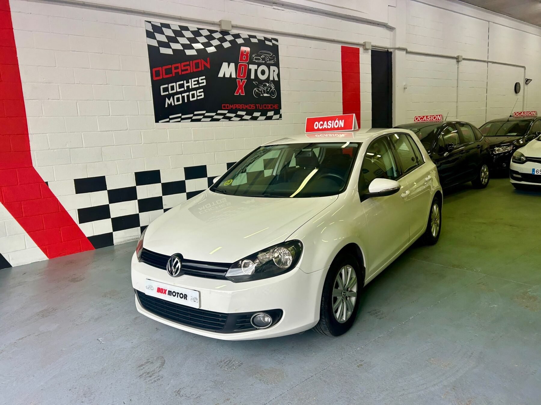 VOLKSWAGEN Golf VI 1.6 TDI ADVANCE BLUE MOTION