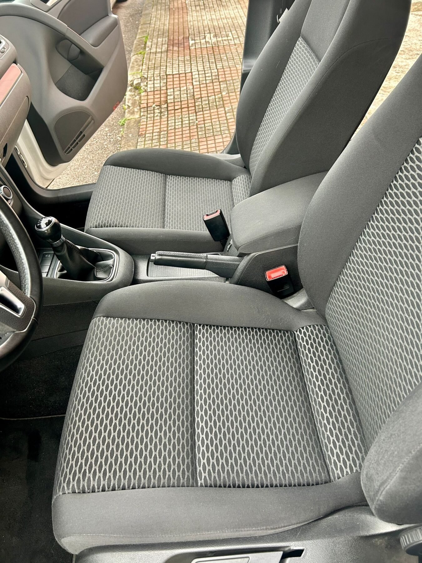 VOLKSWAGEN Golf VI 1.6 TDI ADVANCE BLUE MOTION