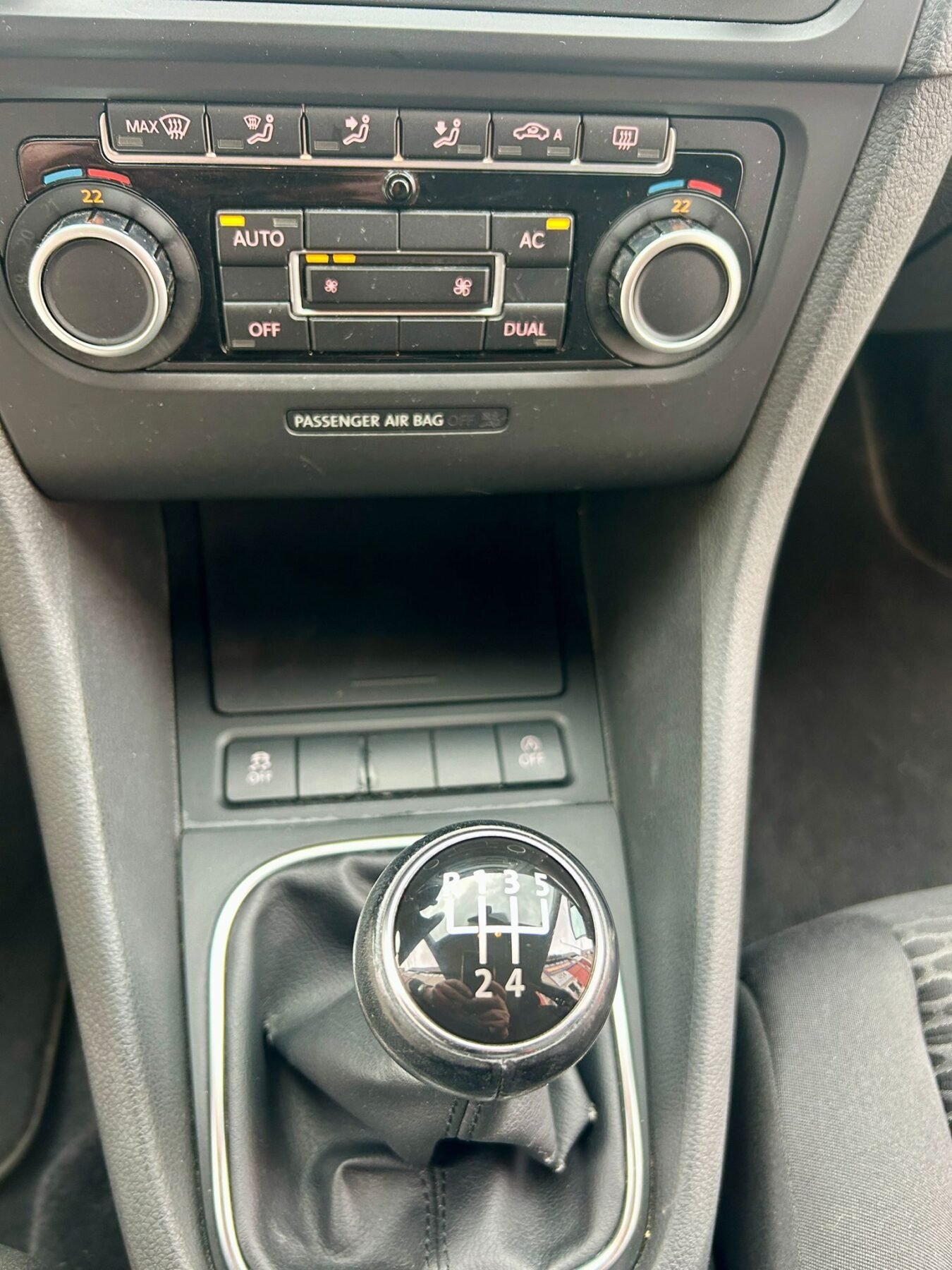 VOLKSWAGEN Golf VI 1.6 TDI ADVANCE BLUE MOTION