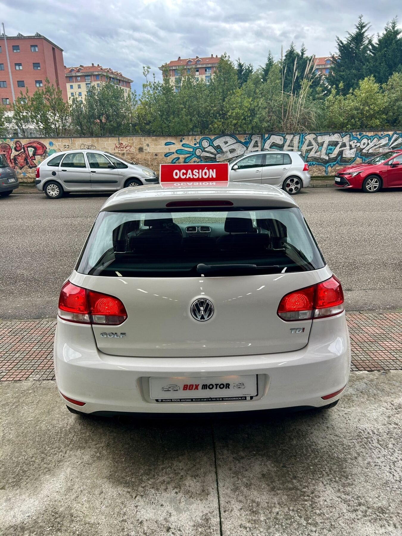 VOLKSWAGEN Golf VI 1.6 TDI ADVANCE BLUE MOTION