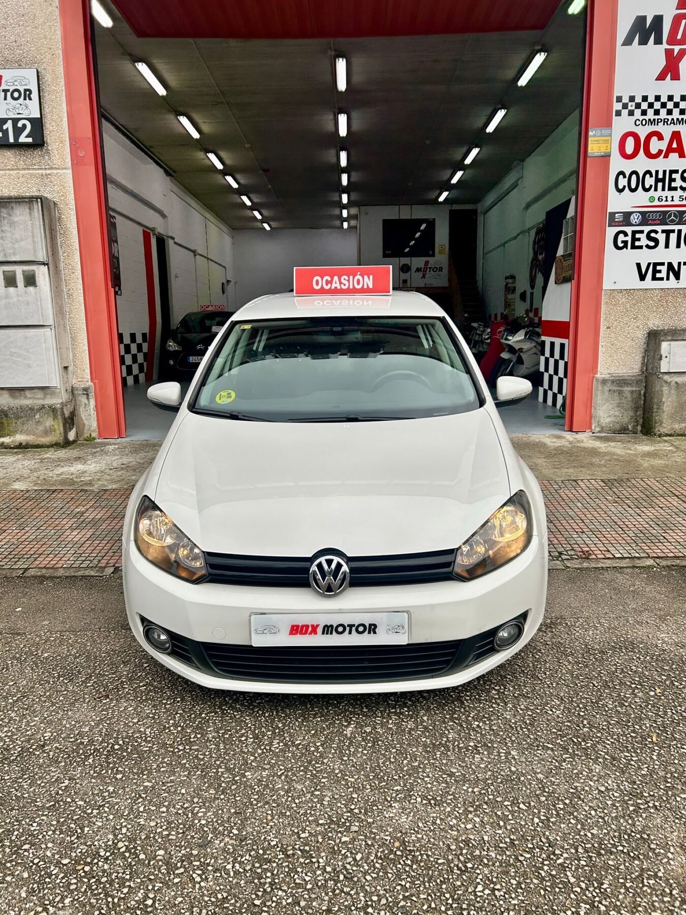 VOLKSWAGEN Golf VI 1.6 TDI ADVANCE BLUE MOTION