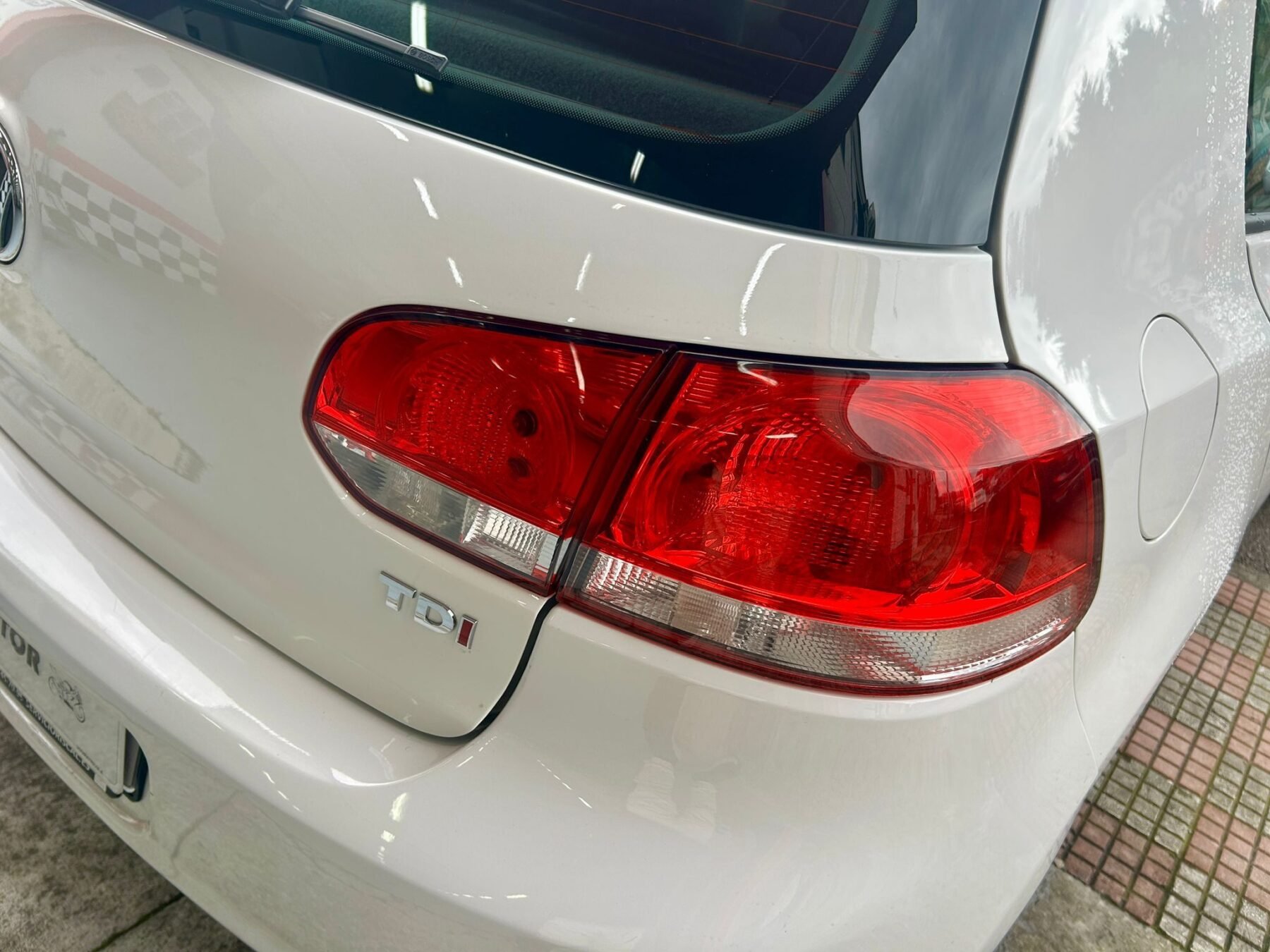 VOLKSWAGEN Golf VI 1.6 TDI ADVANCE BLUE MOTION