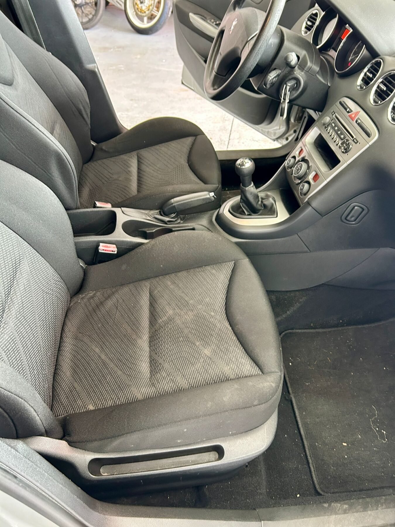 PEUGEOT 308 1.6 HDI CONFORT