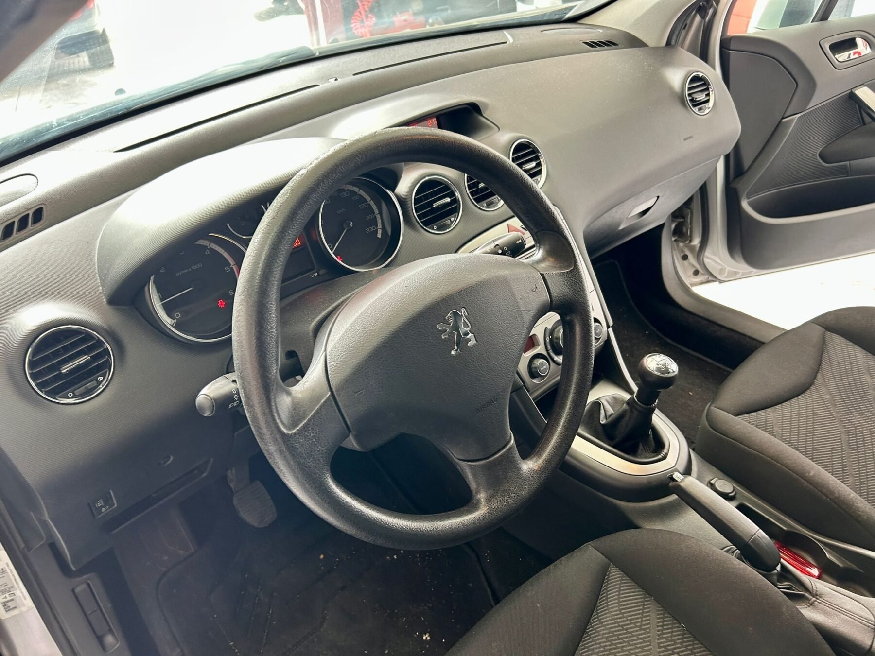 PEUGEOT 308 1.6 HDI CONFORT