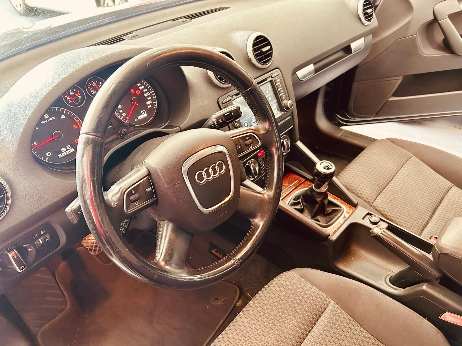 AUDI A 3 SPORTBACK 1.6 TDI AMBIENTE