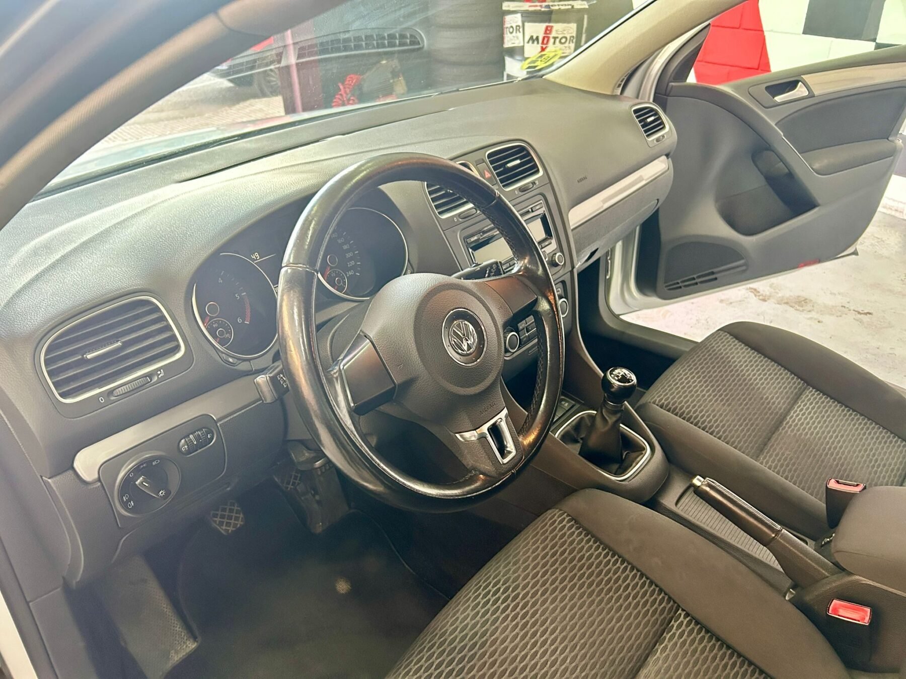 VOLKSWAGEN GOLF VI 1.6 TDI ADVANCE BLUE MOTION