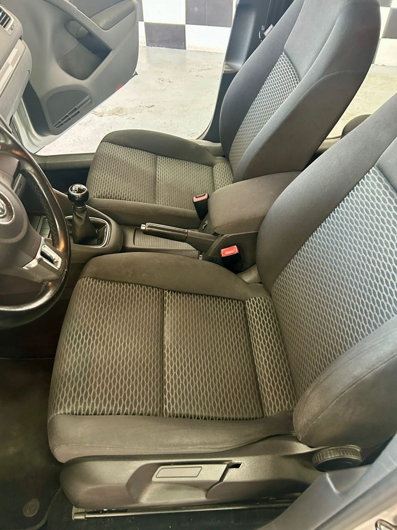 VOLKSWAGEN GOLF VI 1.6 TDI ADVANCE BLUE MOTION