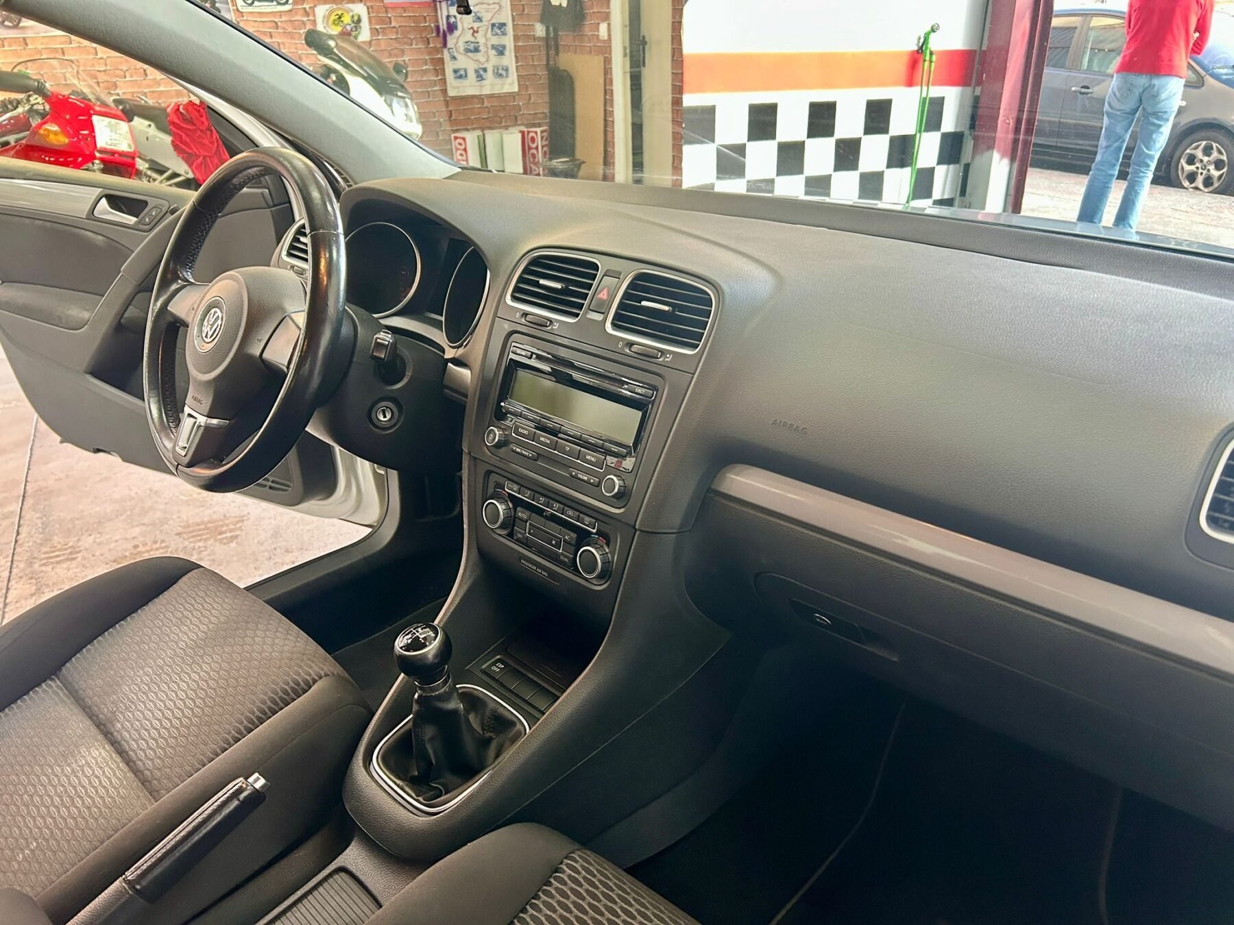 VOLKSWAGEN GOLF VI 1.6 TDI ADVANCE BLUE MOTION