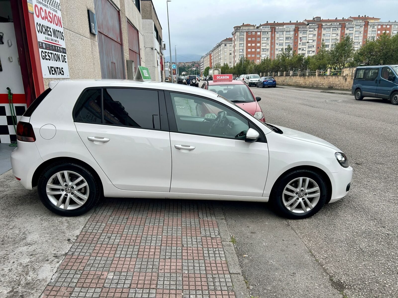 VOLKSWAGEN GOLF VI 1.6 TDI SPORT