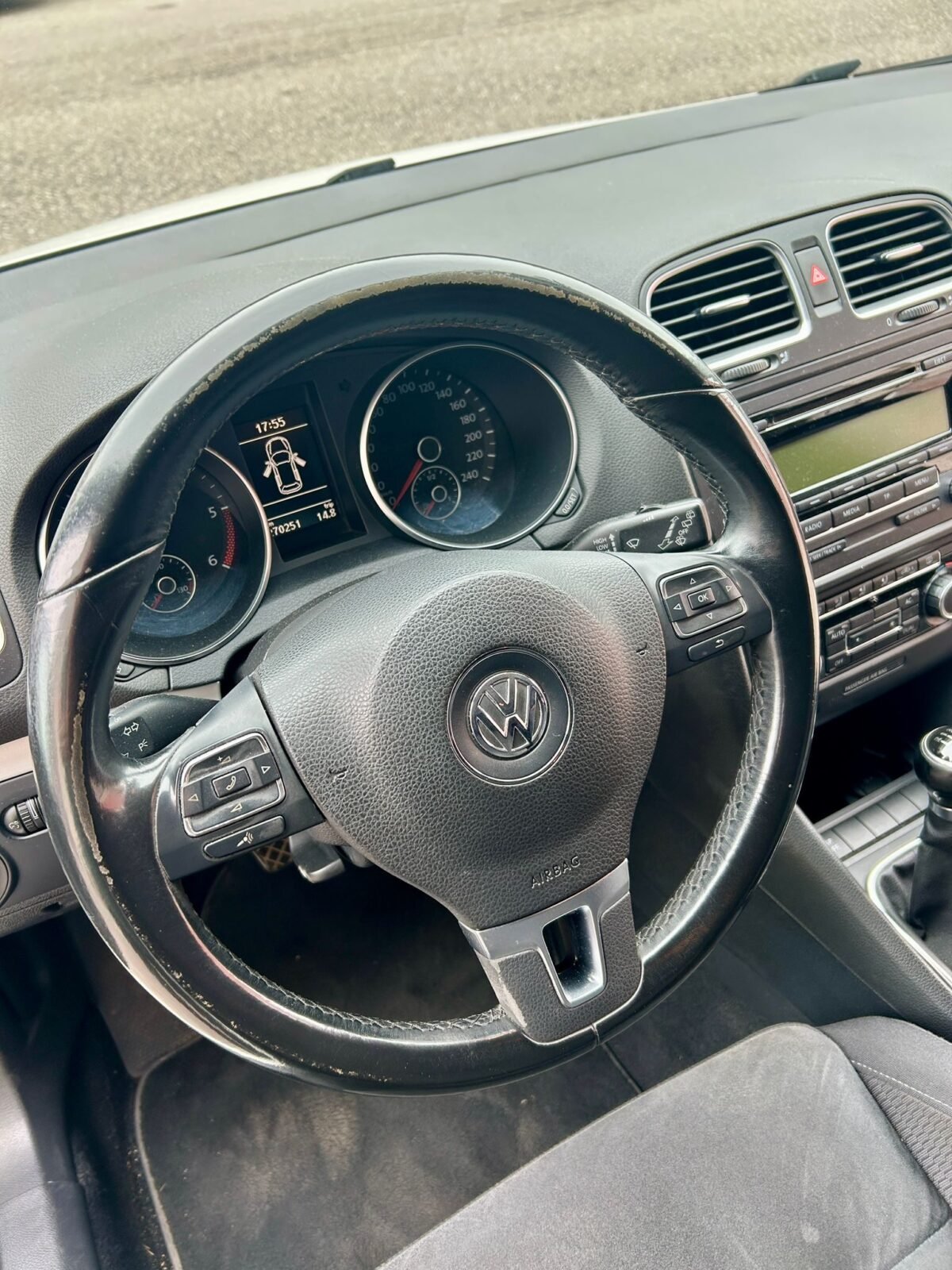 VOLKSWAGEN GOLF VI 1.6 TDI SPORT