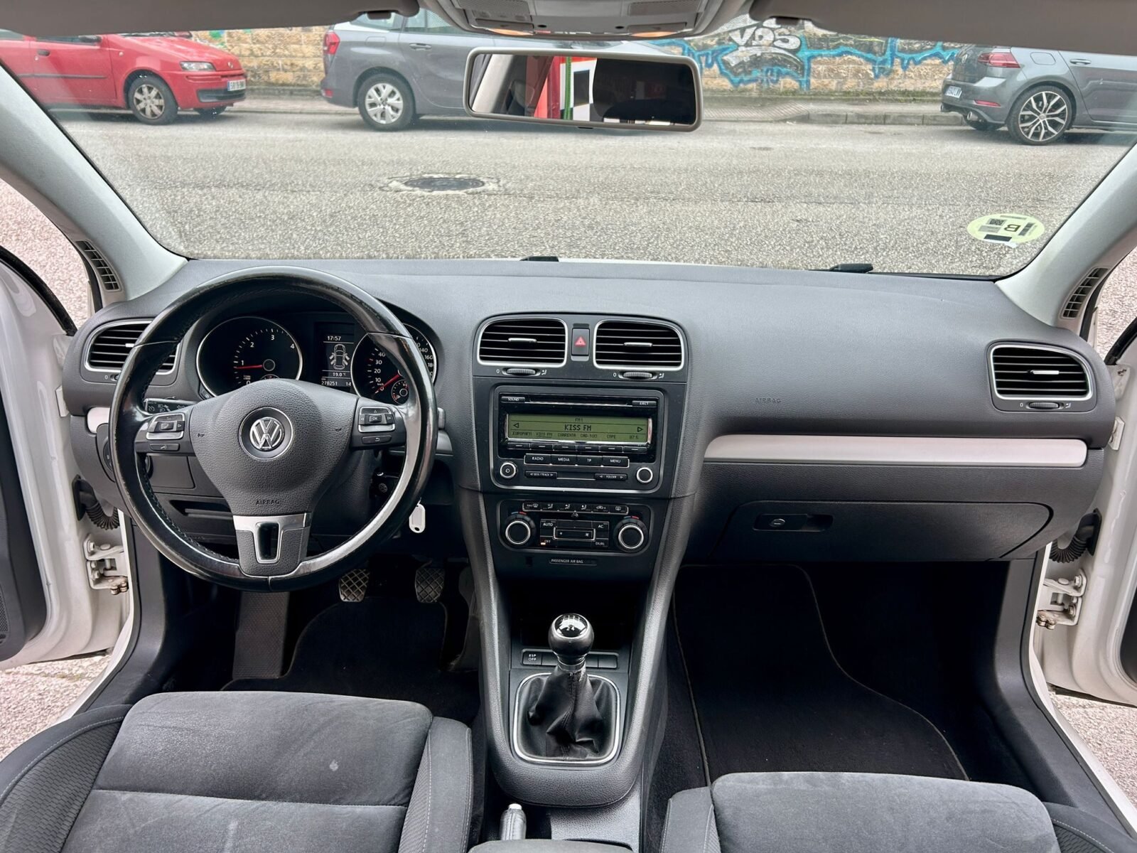 VOLKSWAGEN GOLF VI 1.6 TDI SPORT