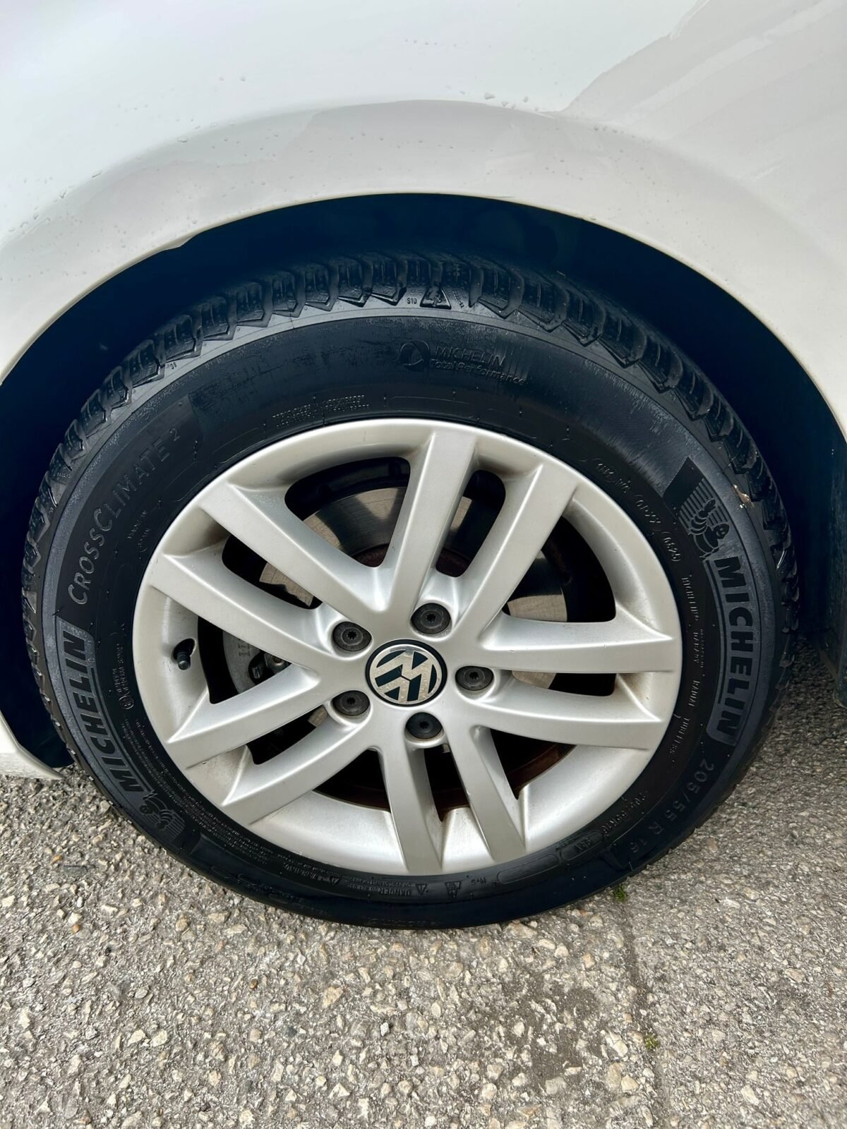 VOLKSWAGEN GOLF VI 1.6 TDI SPORT