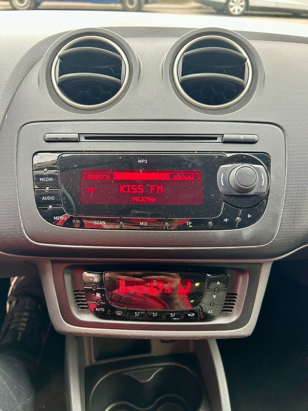 SEAT IBIZA 1.6 TDI STYLANCE STYLE