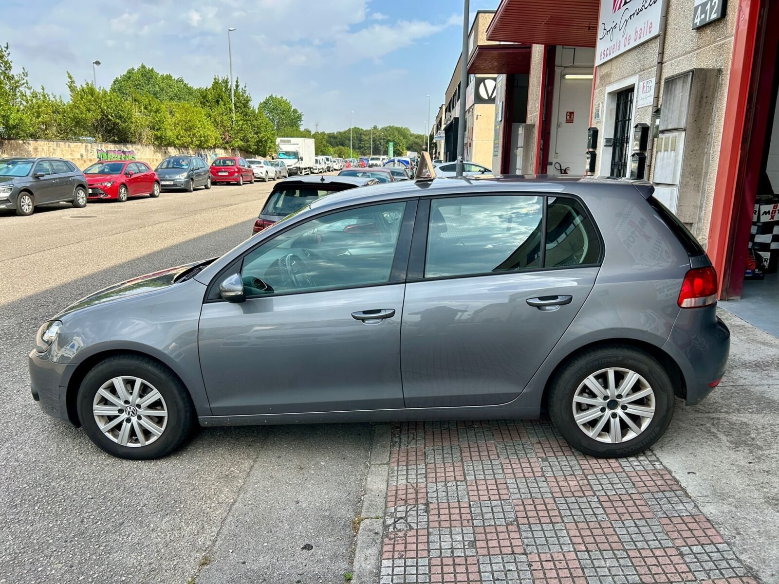 VOLKSWAGEN GOLF VI 1.6 TDI ADVANCE  