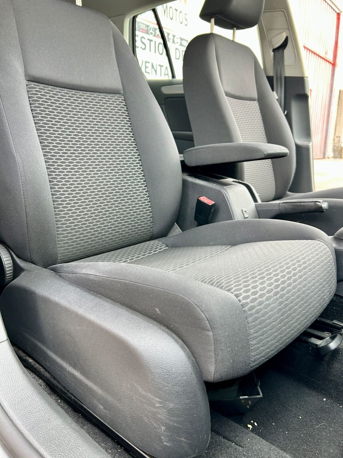 VOLKSWAGEN GOLF VI 1.6 TDI ADVANCE  