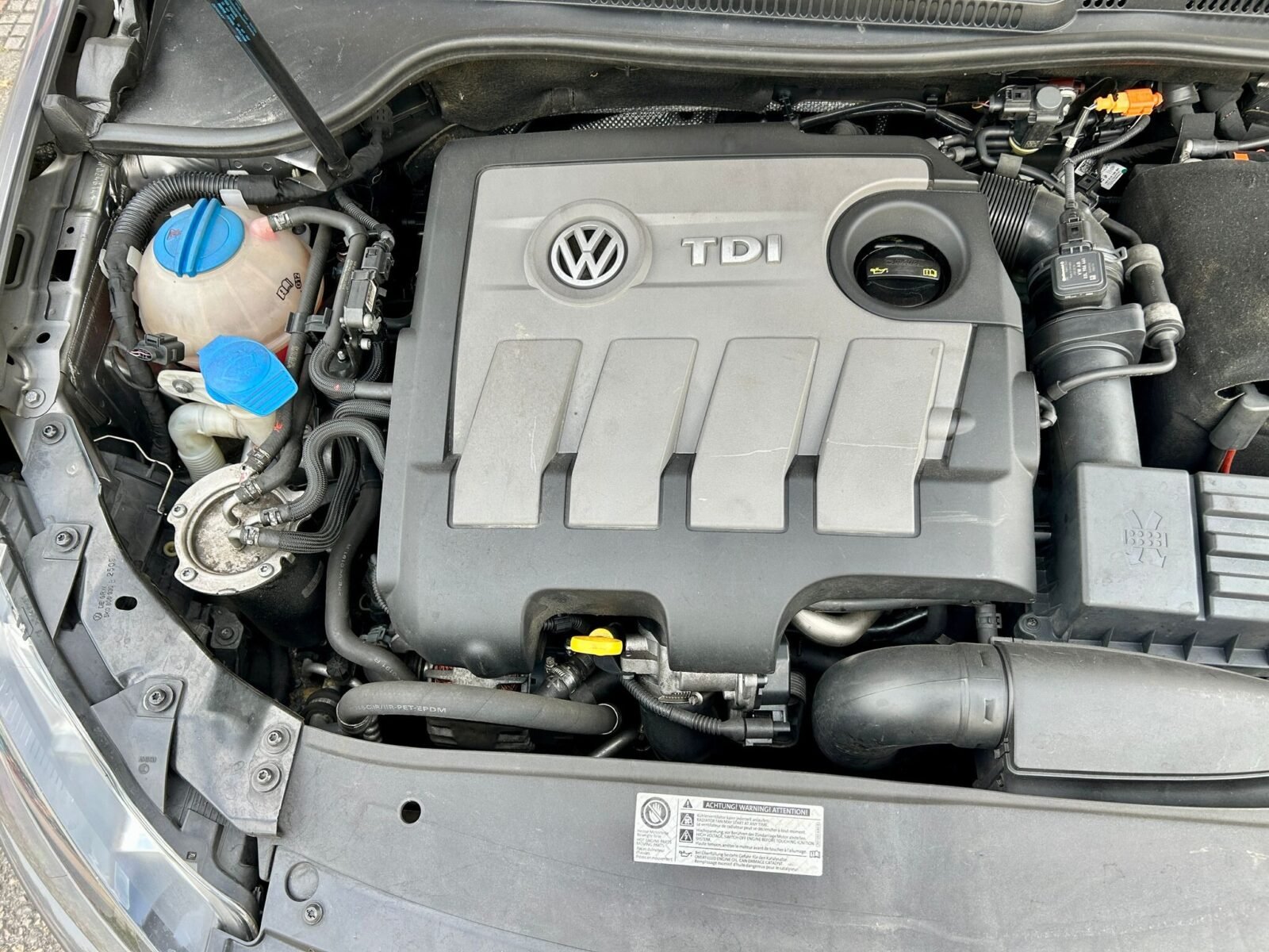 VOLKSWAGEN GOLF VI 1.6 TDI ADVANCE  
