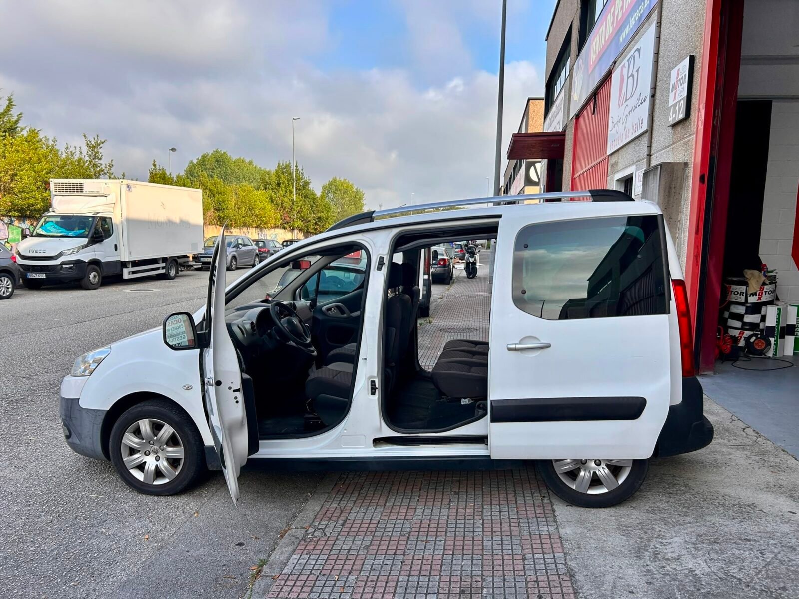 PEUGEOT PARTNER TEPEE OUTDOOR 1.6 HDI