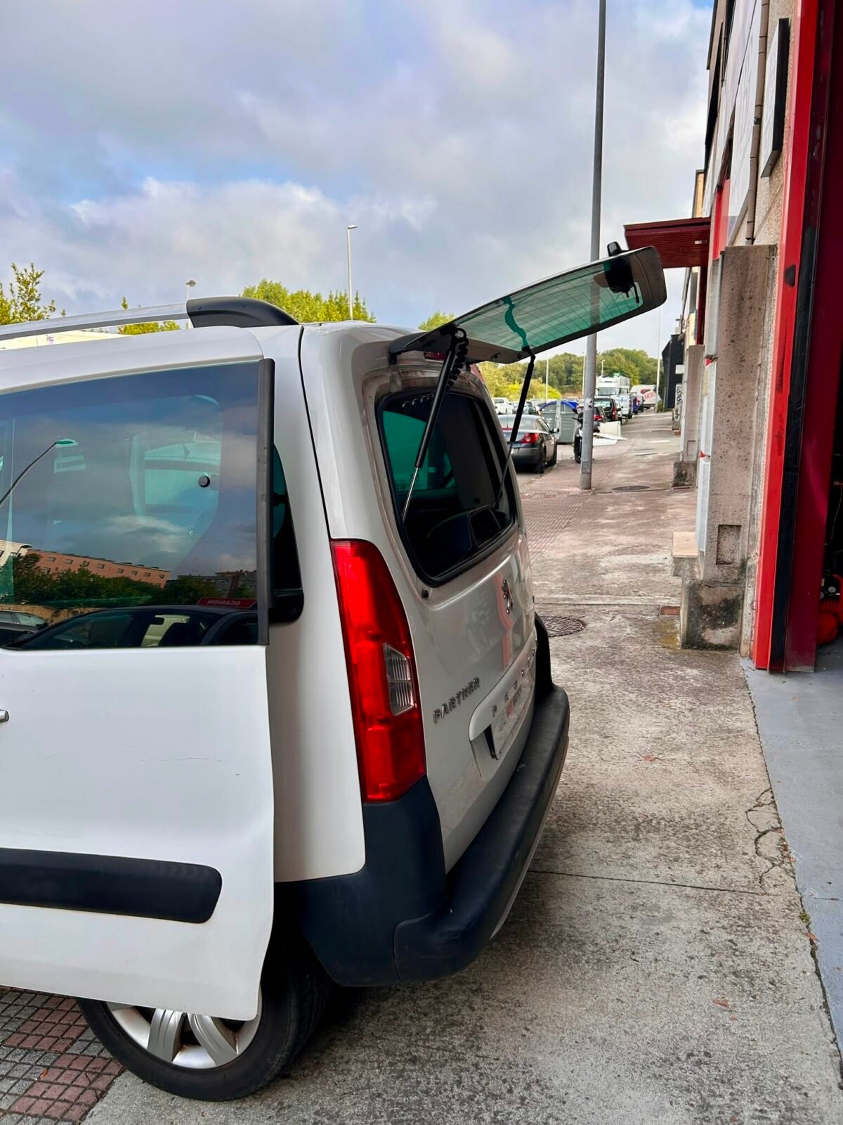 PEUGEOT PARTNER TEPEE OUTDOOR 1.6 HDI
