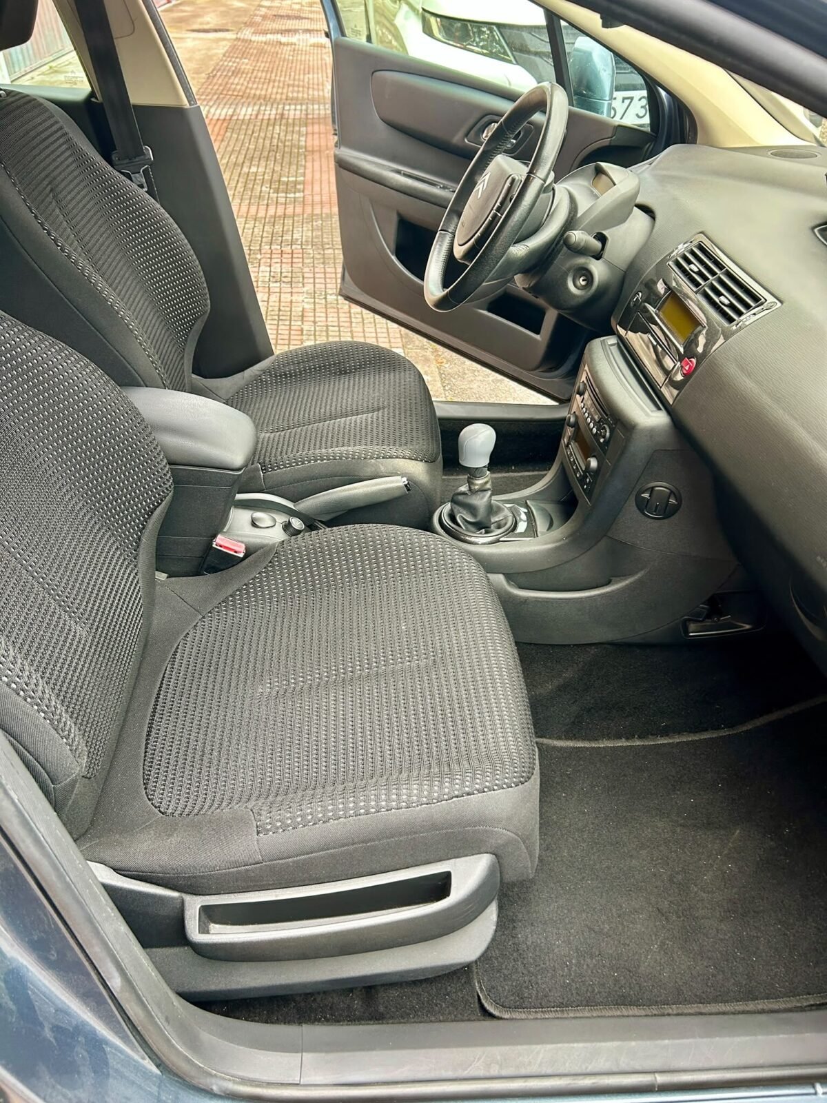 CITROEN C4 1.6 HDI VTR PLUS