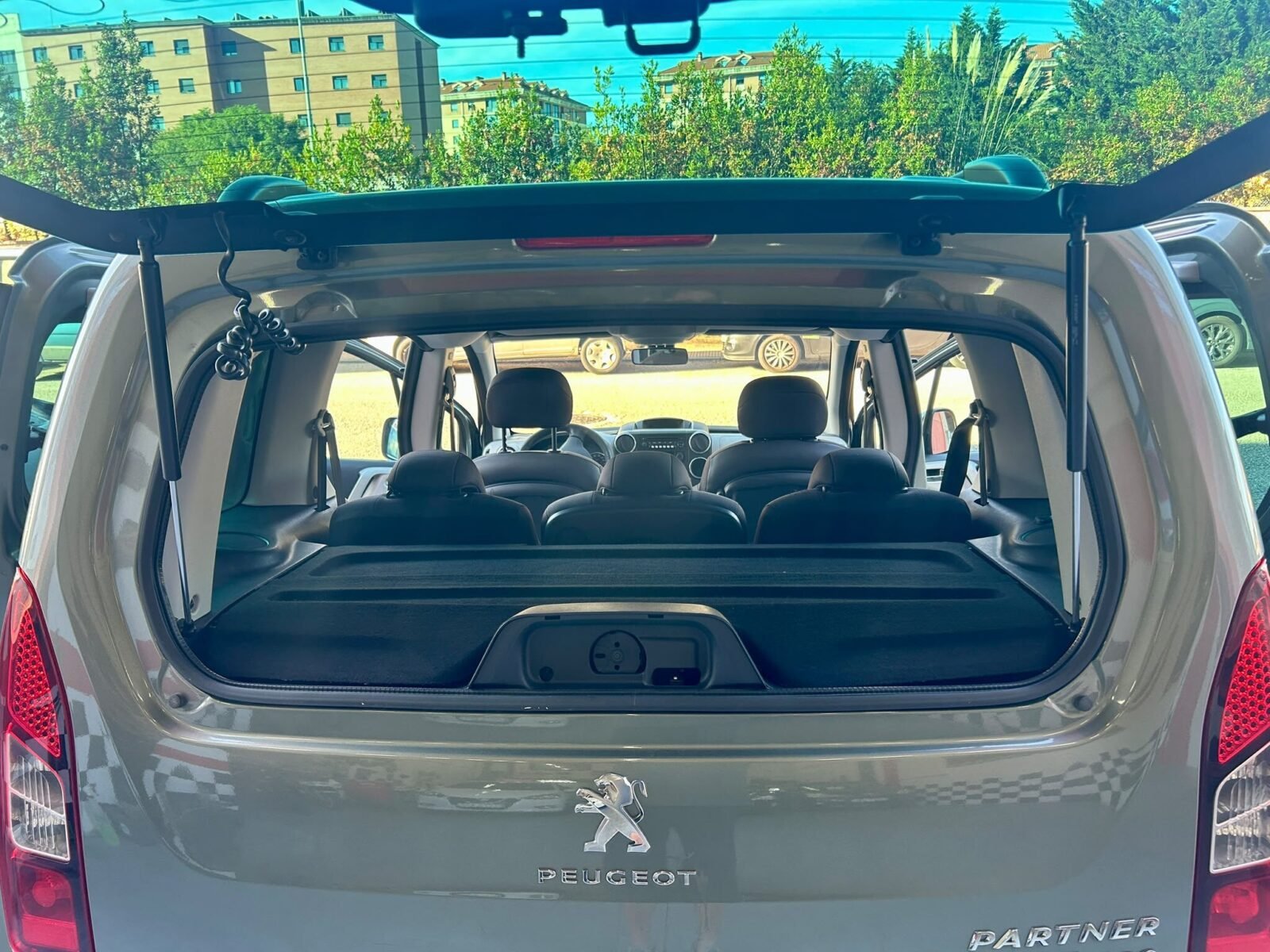 PEUGEOT PARTNER TEPEE OUTDOOR 1.6 HDI